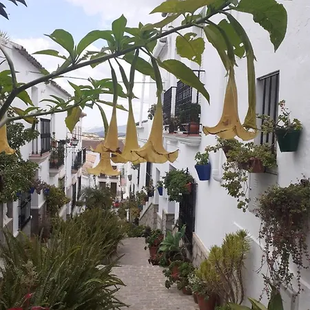 Casa De Flores - A Picture Perfect Location! El Gastor
